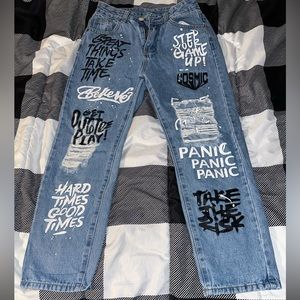 Graphic Jeans